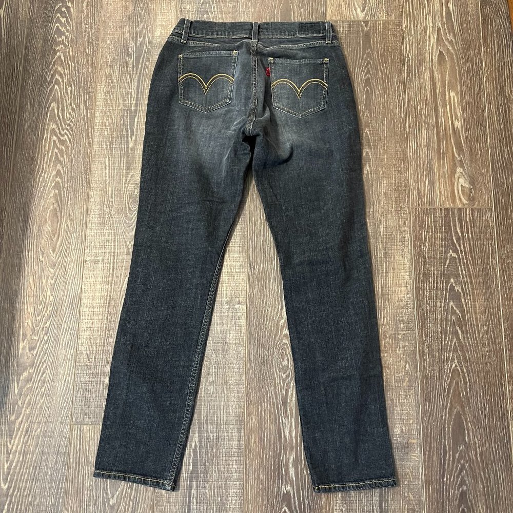 Levi’s Women’s Straight Leg Jeans – Size 11